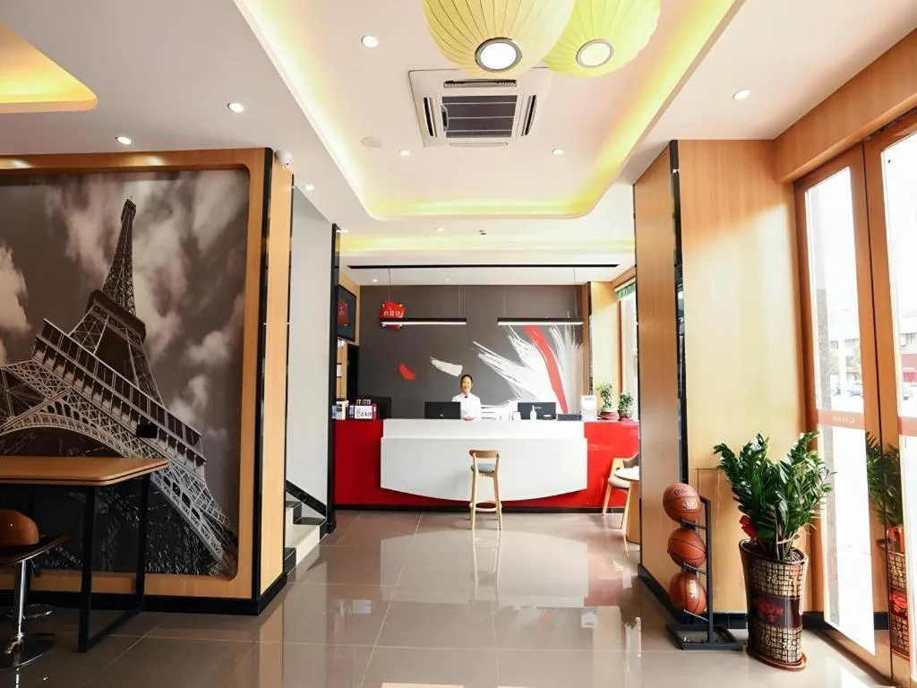 Thank Inn Hotel Guangdong Zhuhai Jiwan Hongqi Central Sqaure