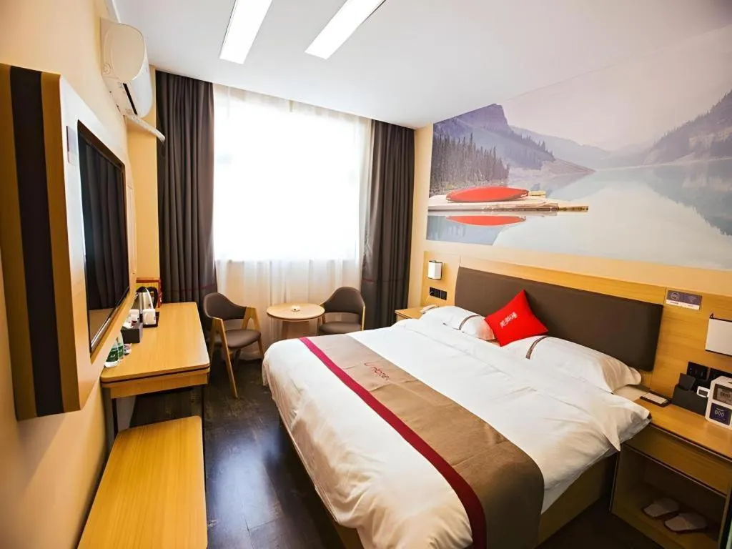 Bed in Thank Inn Hotel Guangdong Zhuhai Jiwan Hongqi Central Sqaure