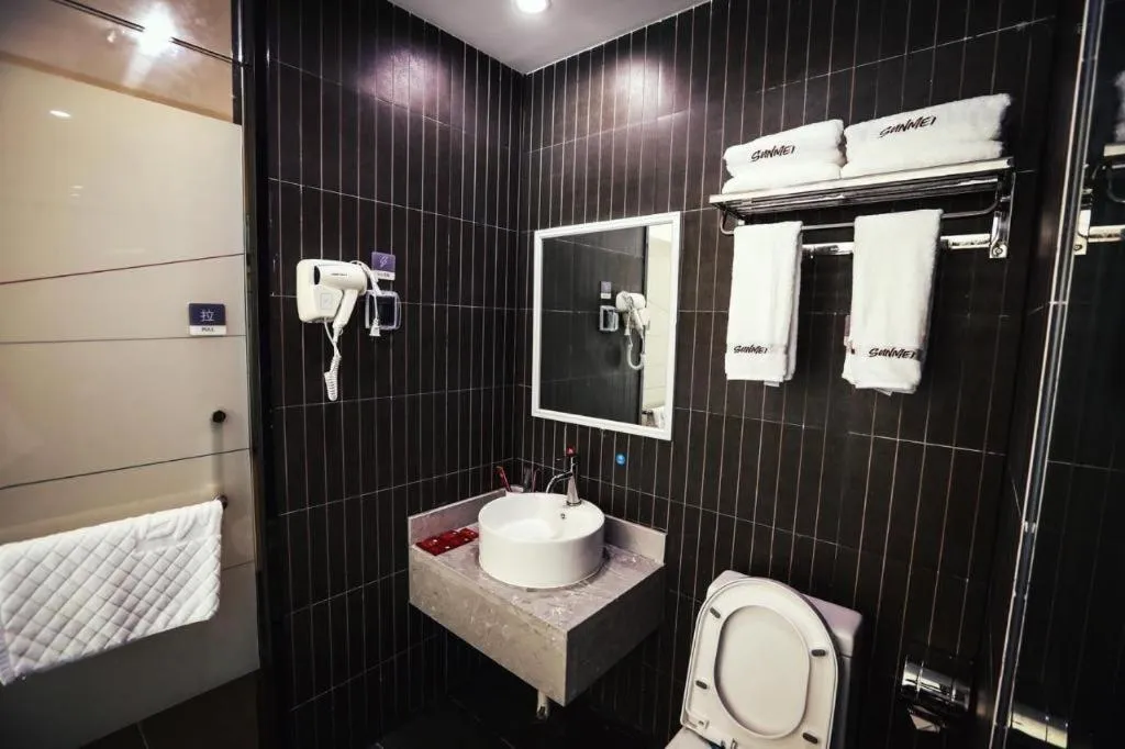 Thank Inn Hotel Guangdong Zhuhai Jiwan Hongqi Central Sqaure