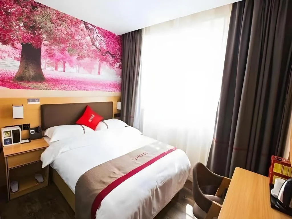 Bed in Thank Inn Hotel Guangdong Zhuhai Jiwan Hongqi Central Sqaure