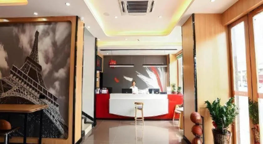 Thank Inn Hotel Guangdong Zhuhai Jiwan Hongqi Central Sqaure