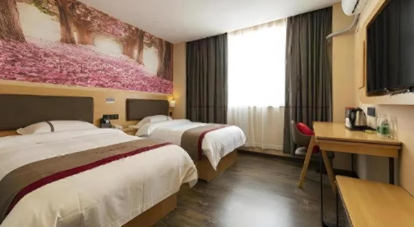 Bed in Thank Inn Hotel Guangdong Zhuhai Jiwan Hongqi Central Sqaure