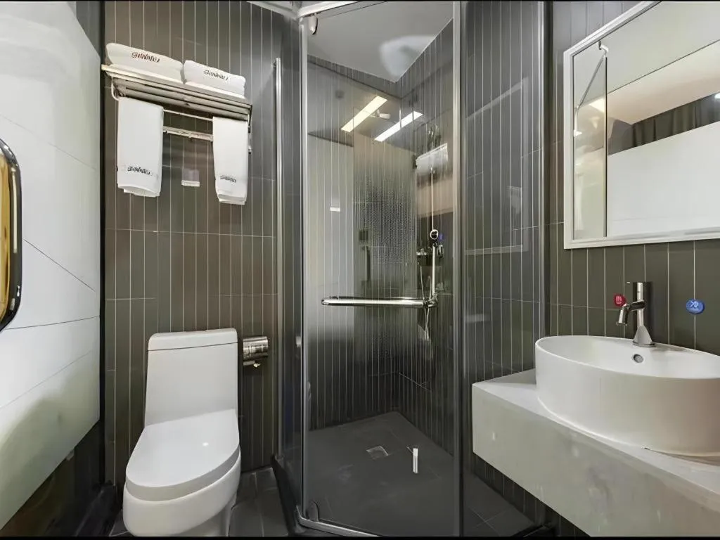 Thank Inn Hotel Guangdong Zhuhai Jiwan Hongqi Central Sqaure