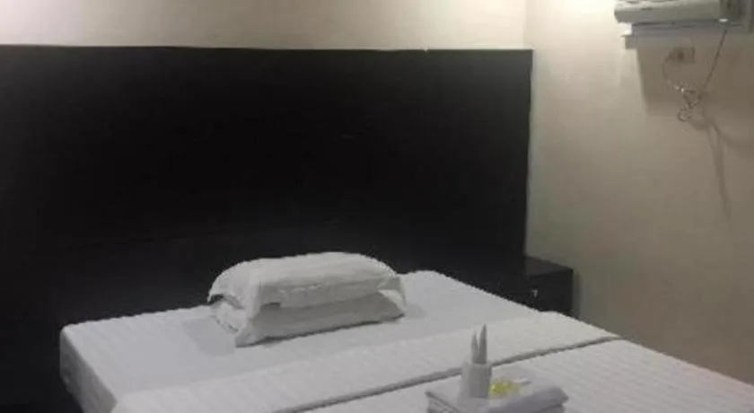 Bed in Jeamco Royal Hotel - Baybay