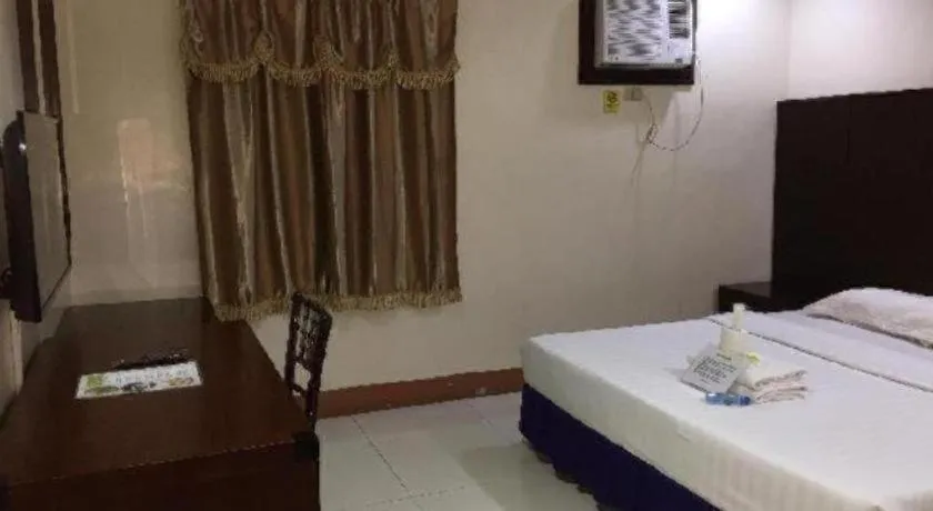 Bed in Jeamco Royal Hotel - Baybay