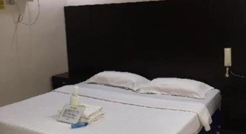 Bed in Jeamco Royal Hotel - Baybay