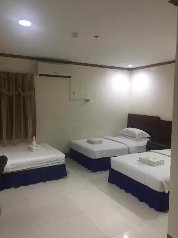 Bed in Jeamco Royal Hotel - Baybay