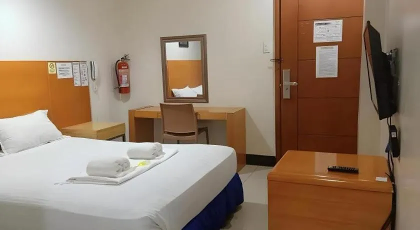 Bed in Jeamco Royal Hotel - Pasig