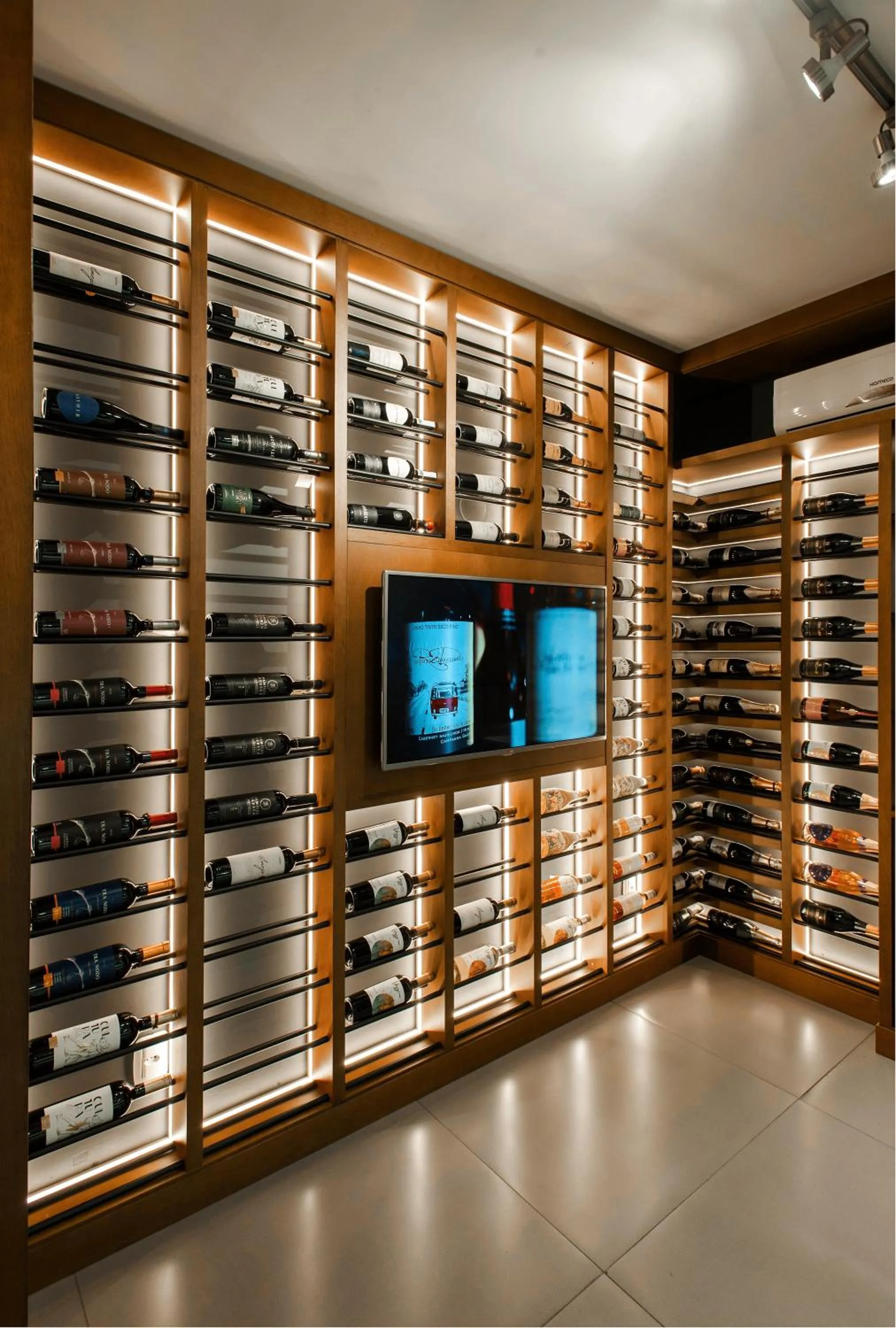 Property building in Hotel Cercano