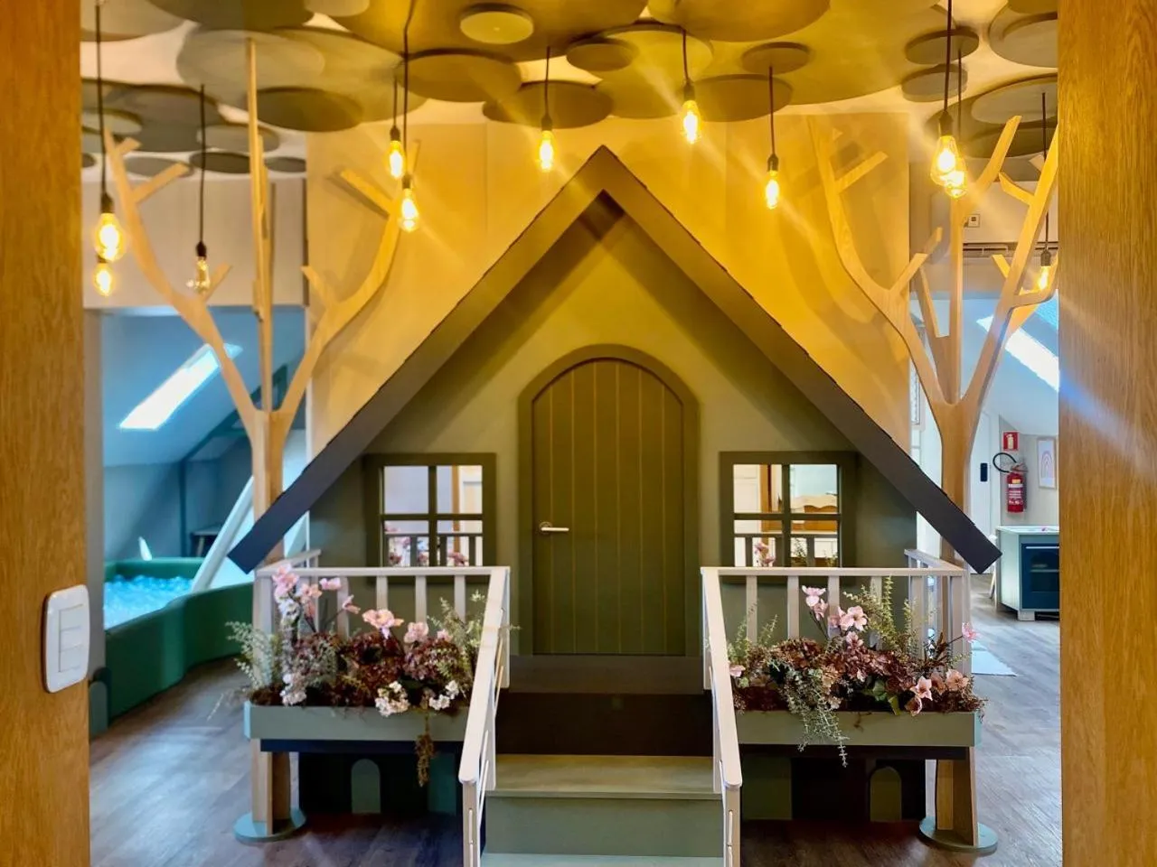 children in Hotel Cercano