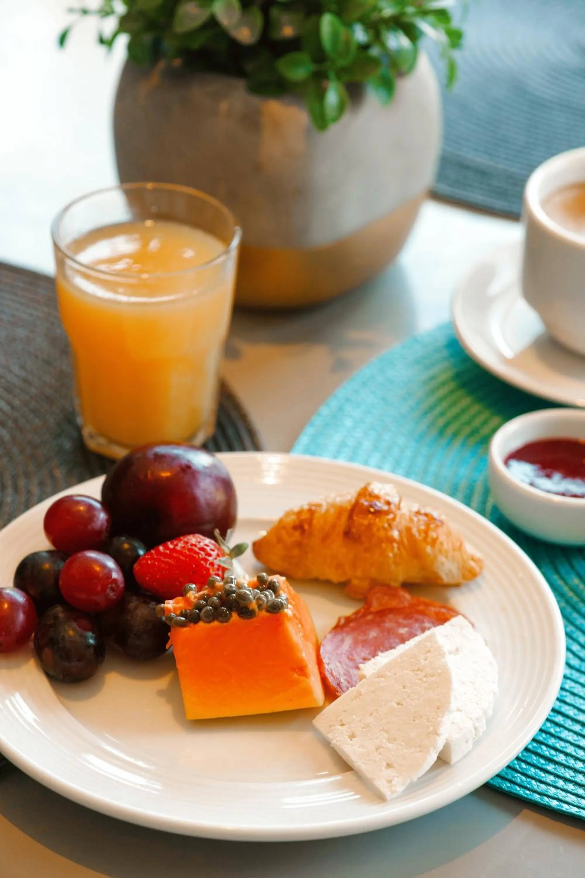 Food and drinks in Hotel Cercano