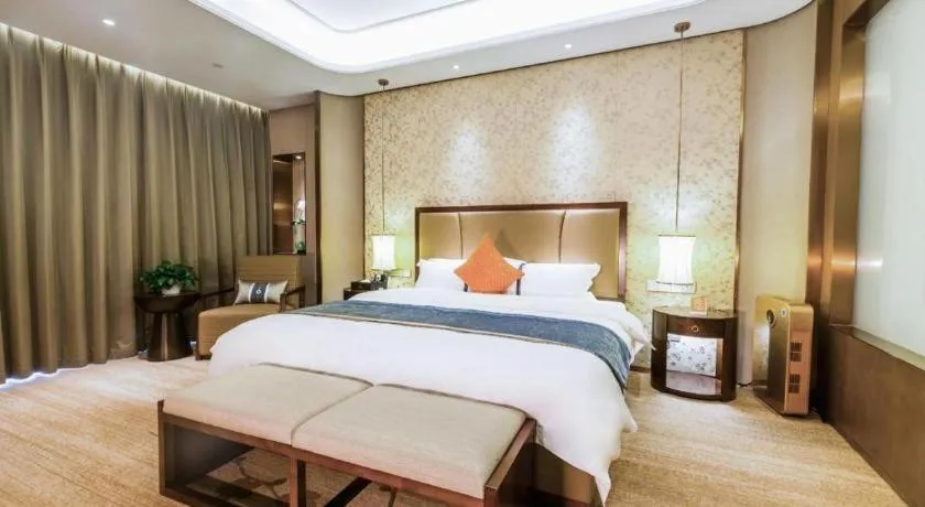 Bed in Qingdao Hualan Hotel