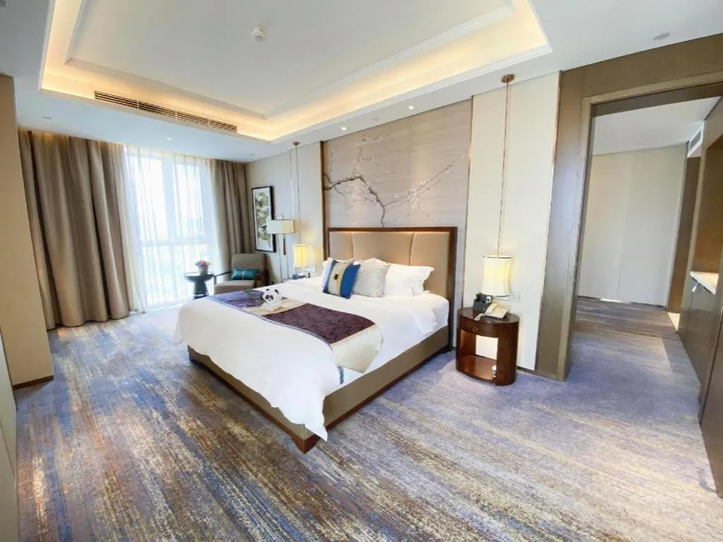 Bed in Qingdao Hualan Hotel