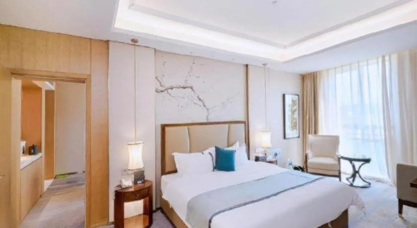 Bed in Qingdao Hualan Hotel