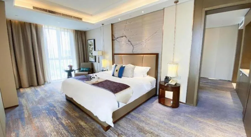 Bed in Qingdao Hualan Hotel