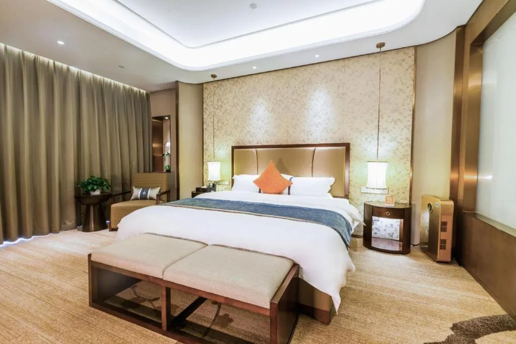 Bed in Qingdao Hualan Hotel