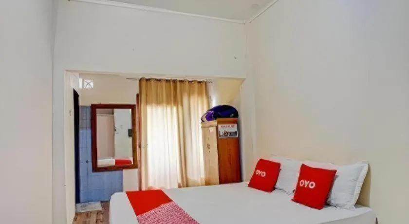 Bed in Hotel O Guesthouse 899