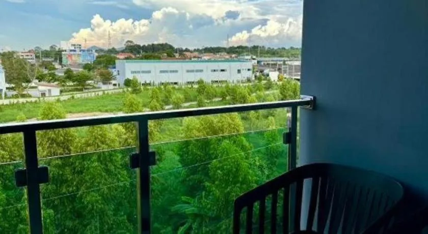 Golden Dragon Beach Resort Pattaya (Bang Lamung)