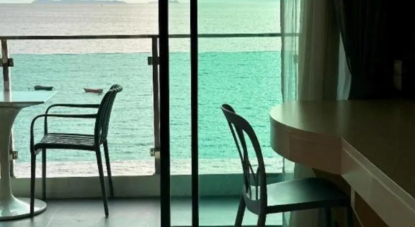 Golden Dragon Beach Resort Pattaya (Bang Lamung)