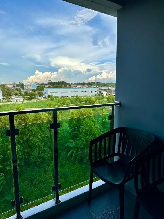 Golden Dragon Beach Resort Pattaya (Bang Lamung)