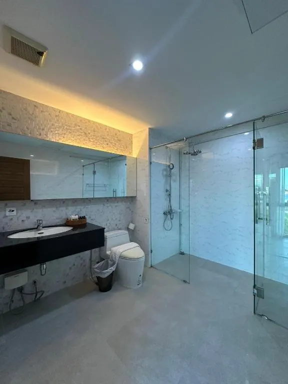 Golden Dragon Beach Resort Pattaya (Bang Lamung)