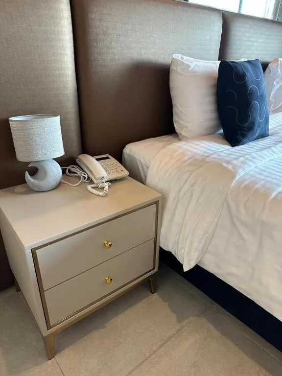 Bed in Golden Dragon Beach Resort Pattaya (Bang Lamung)