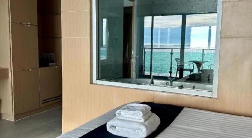 Golden Dragon Beach Resort Pattaya (Bang Lamung)