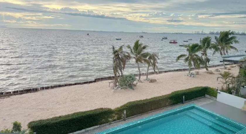 Golden Dragon Beach Resort Pattaya (Bang Lamung)