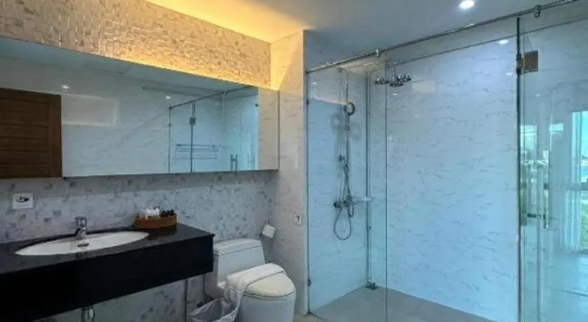 Golden Dragon Beach Resort Pattaya (Bang Lamung)