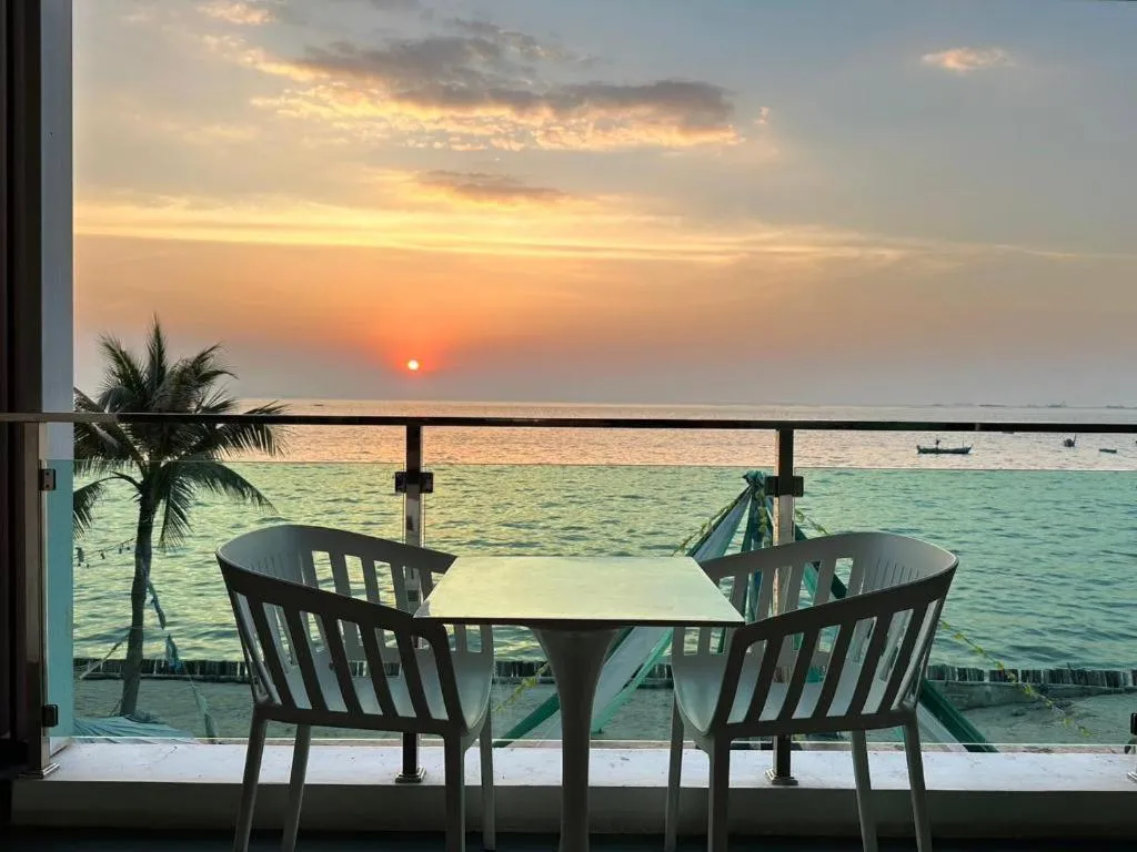 Golden Dragon Beach Resort Pattaya (Bang Lamung)