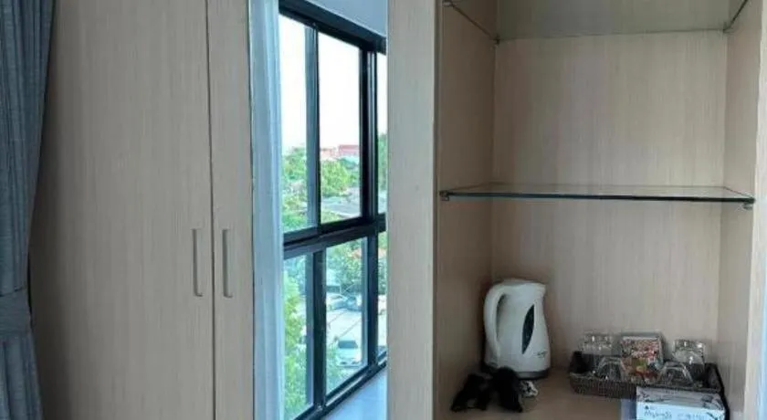 Golden Dragon Beach Resort Pattaya (Bang Lamung)