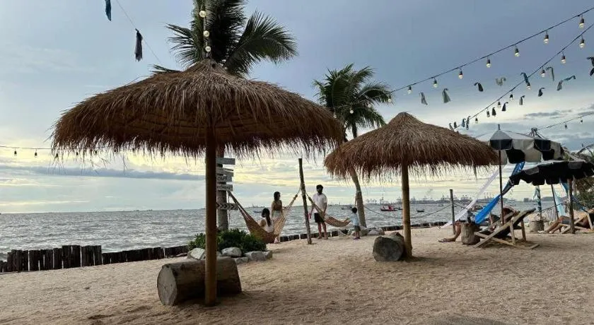 Golden Dragon Beach Resort Pattaya (Bang Lamung)