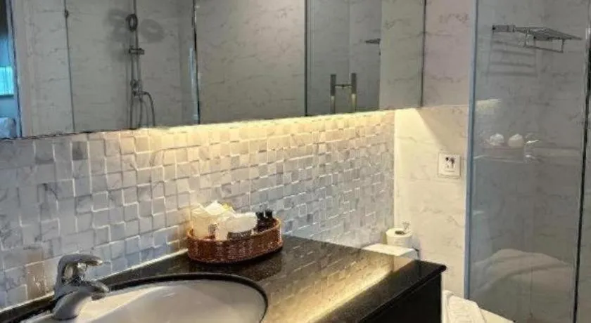 Golden Dragon Beach Resort Pattaya (Bang Lamung)