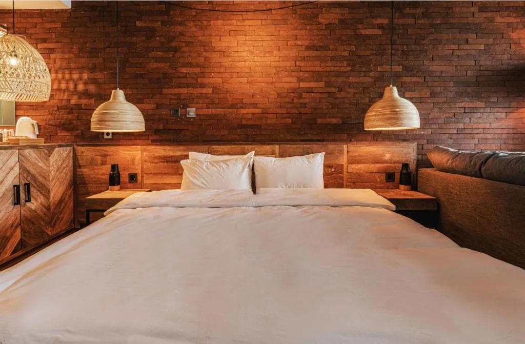 Bed in Tropical Hideaway