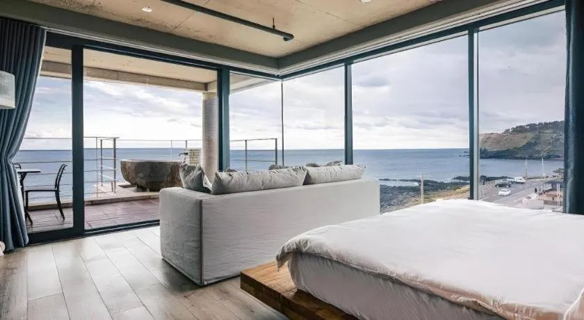 Bed in Tropical Hideaway