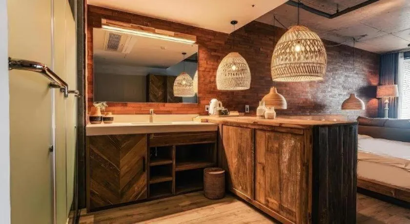 Bed in Tropical Hideaway