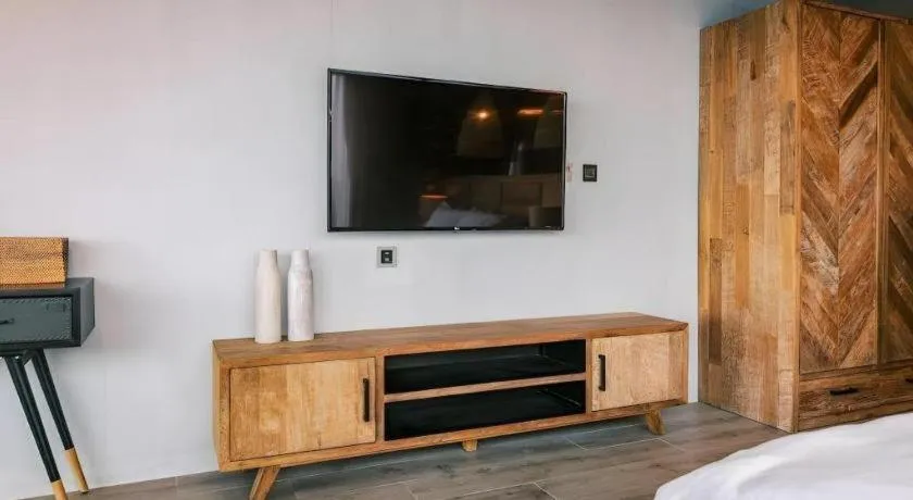 Bed in Tropical Hideaway