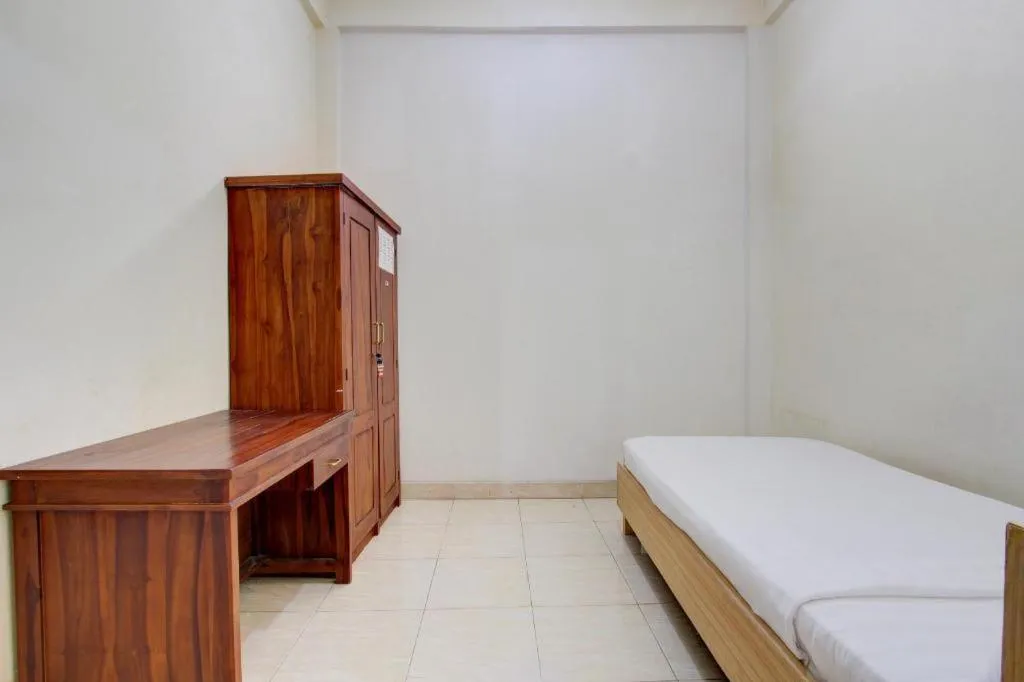 Bed in OYO Life 93662 Kost Pak Budi