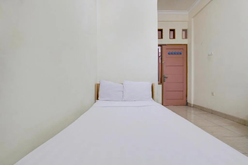 Bed in OYO Life 93662 Kost Pak Budi