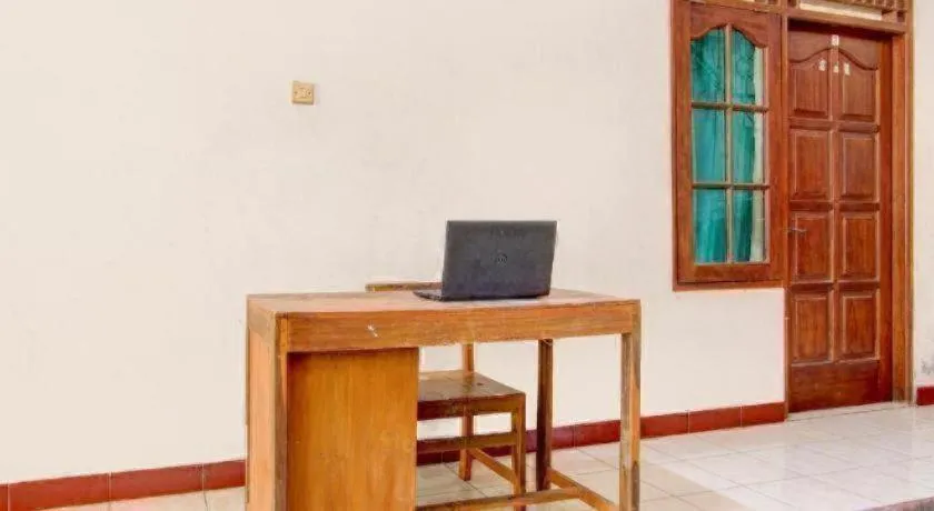 OYO Life 93662 Kost Pak Budi