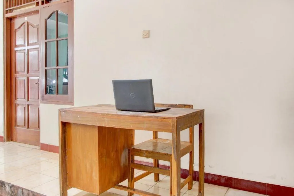 OYO Life 93662 Kost Pak Budi