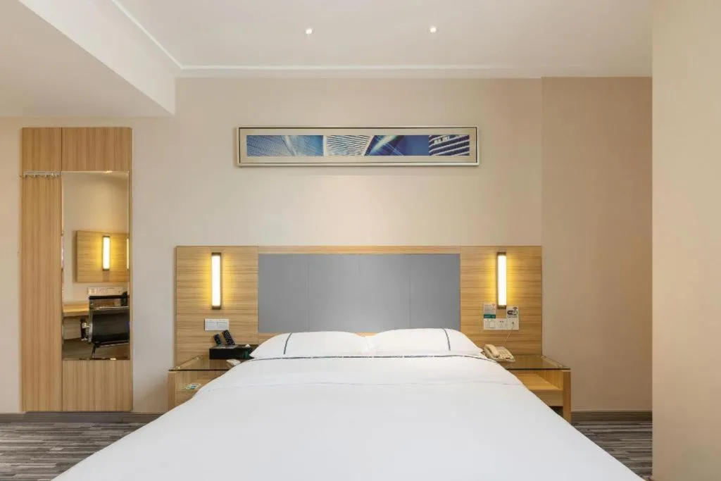 Bed in City Comfort Inn Chongqing Southwest University Beibei Metro Station