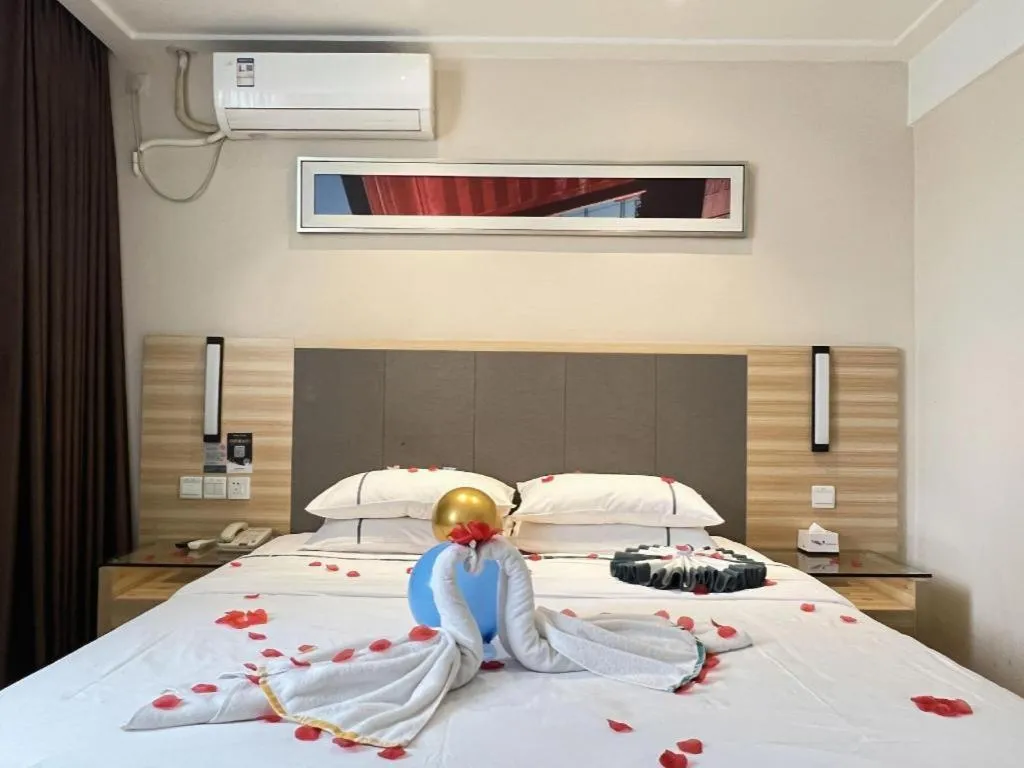 Bed in City Comfort Inn Chongqing Southwest University Beibei Metro Station