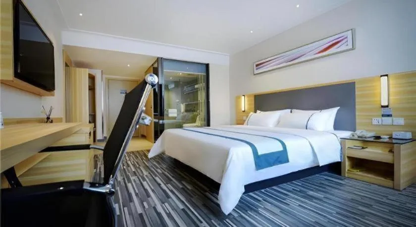 Bed in City Comfort Inn Chongqing Southwest University Beibei Metro Station