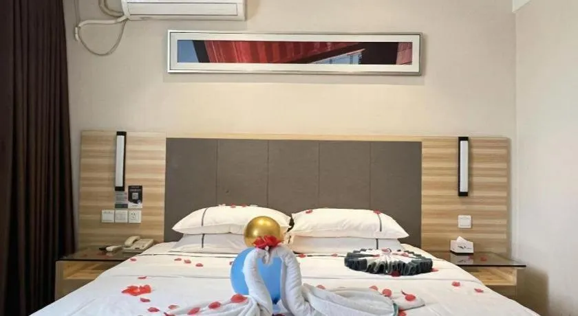 Bed in City Comfort Inn Chongqing Southwest University Beibei Metro Station