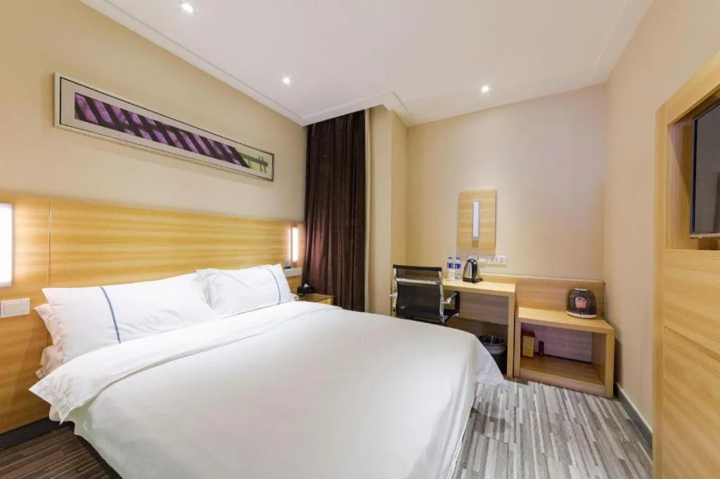 Bed in City Comfort Inn Wuhan Jianghan Road Jiali Square