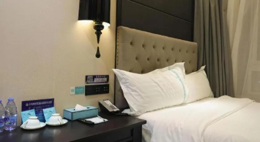 Bed in Xana Hotelle Beijing Fengtai Railway Station Tiantan Hospital