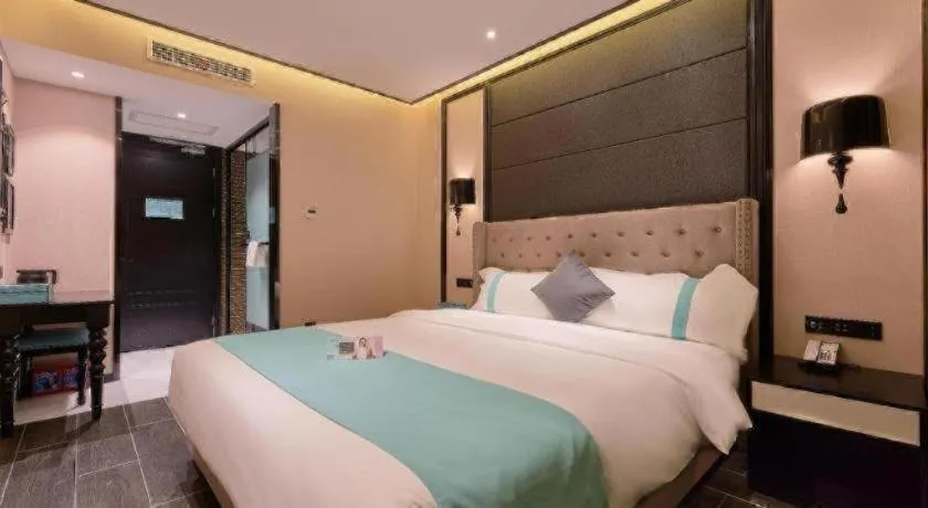 Bed in Xana Hotelle Beijing Fengtai Railway Station Tiantan Hospital