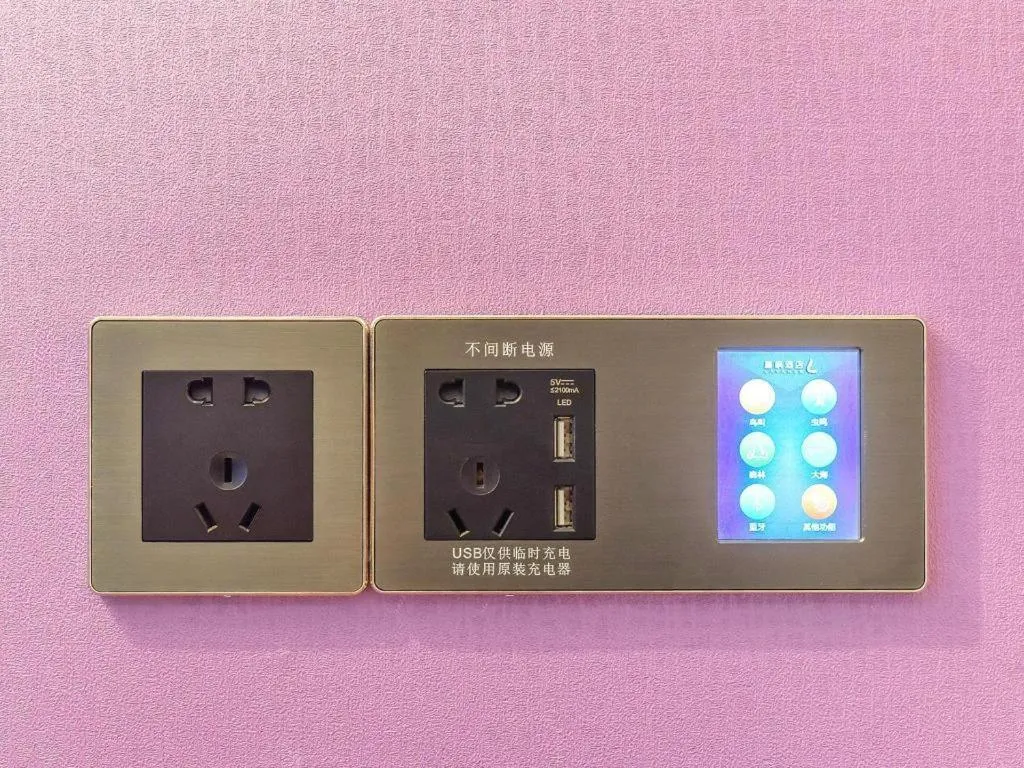 Lavande Hotel Chongqing Xinghui Liangjiang Happiness Plaza