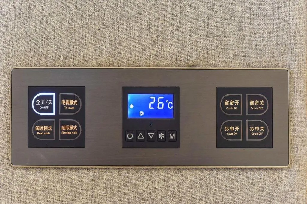 Lavande Hotel Chongqing Xinghui Liangjiang Happiness Plaza